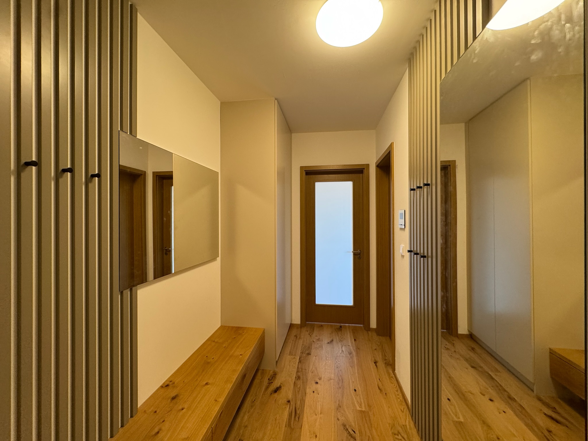 Skříně a šatny 6